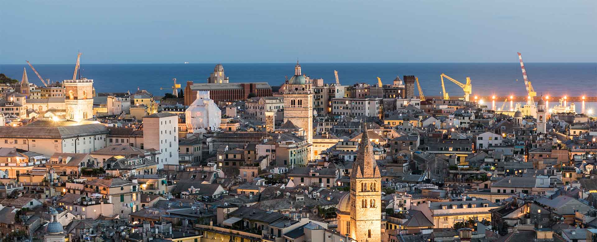 Una veduta del centro storico di Genova