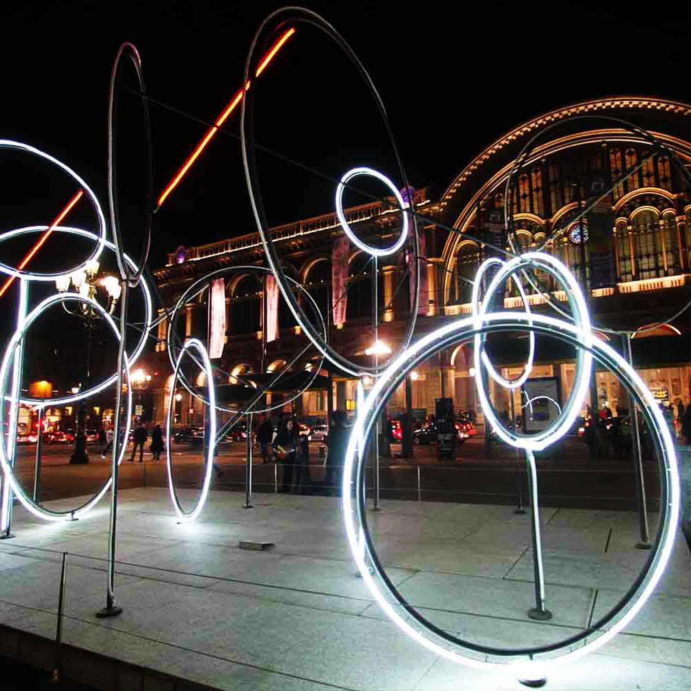 L’opera My noon di Tobias Rehberger per Luci d’Artista a Torino ©Luci d’Artista - Città di Torino - foto di Redazione Web