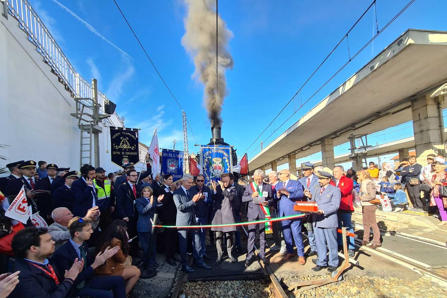 Due treni storici della Fondazione FS Italiane per inaugurarla