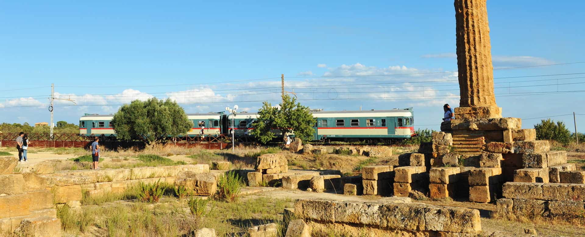 Valle dei Templi, fermata Tempio Vulcano e treno storico