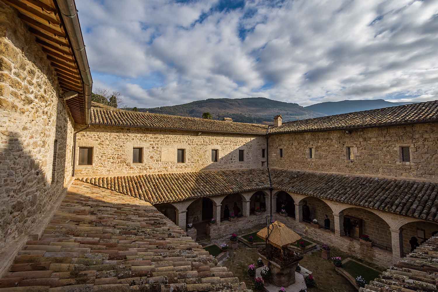 Chiostro della chiesa di San Damiano