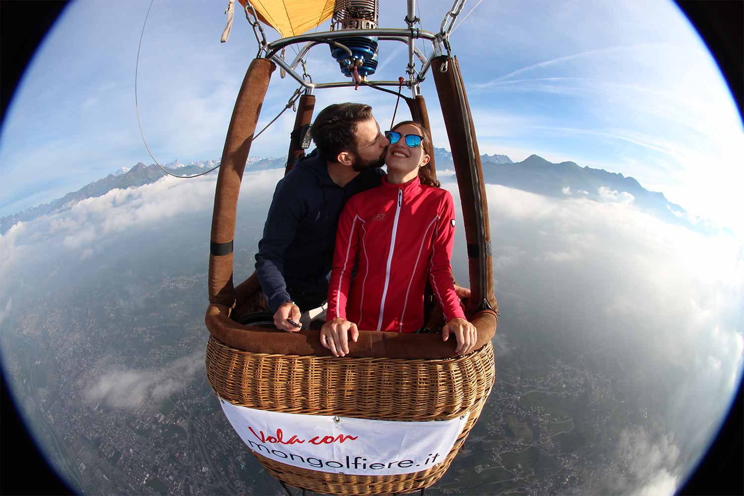 Volo di coppia in mongolfiera