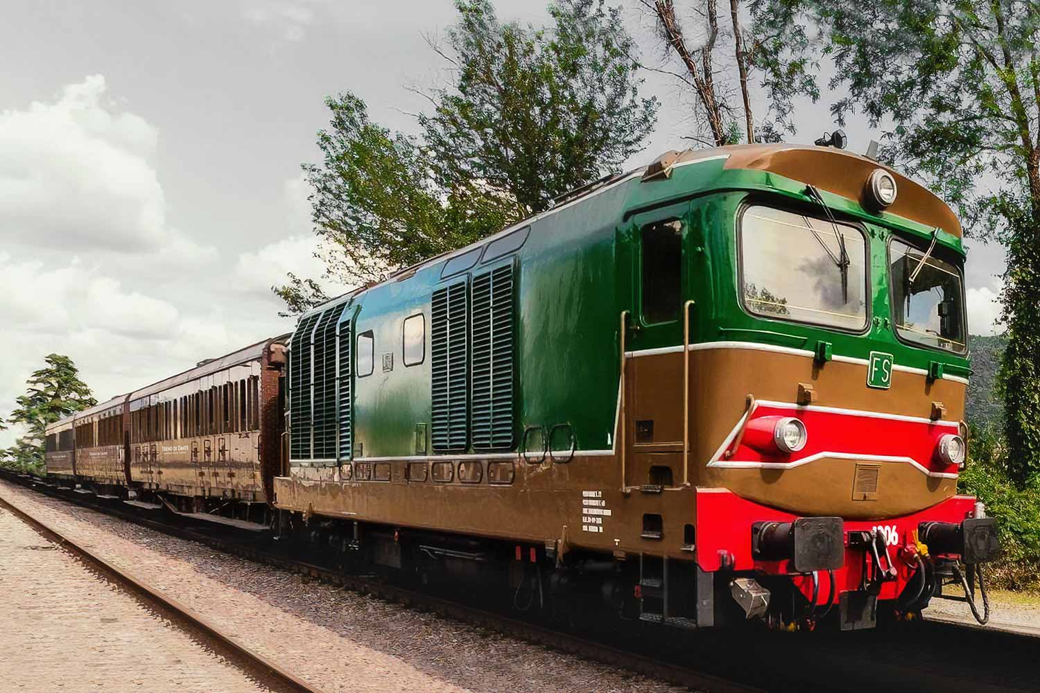 Il treno Centoporte di Fondazione FS Italiane utilizzato per il Trendo di Dante © Il Treno di Dante s.r.l.