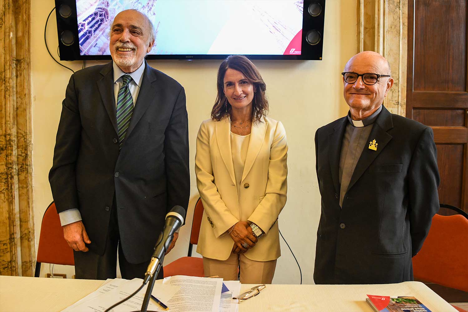 Maria Annunziata Giaconia, Direttore Business Regionale e Sviluppo Intermodale di Trenitalia e Don Remo Chiavarini, Responsabile Opera Romana Pellegrinaggi